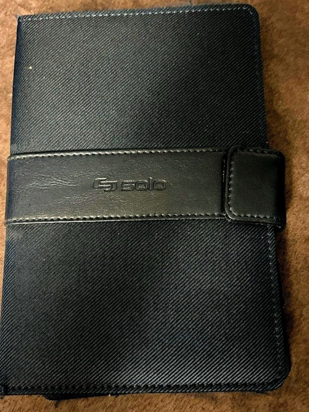 Solo Tablet Case in Black with tablet